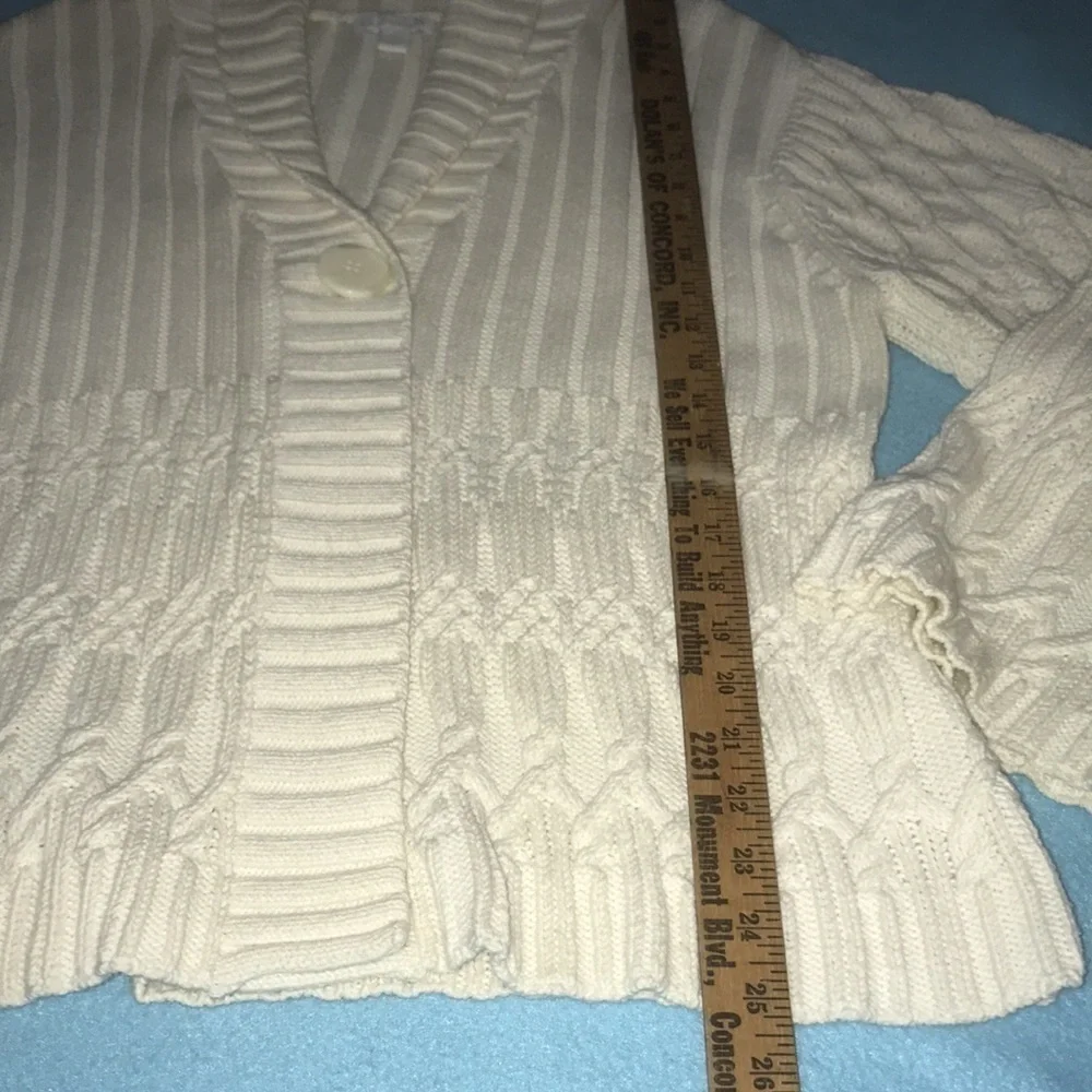 CHARTER CLUB chunky knit sweater one large button closure cream colored size XL